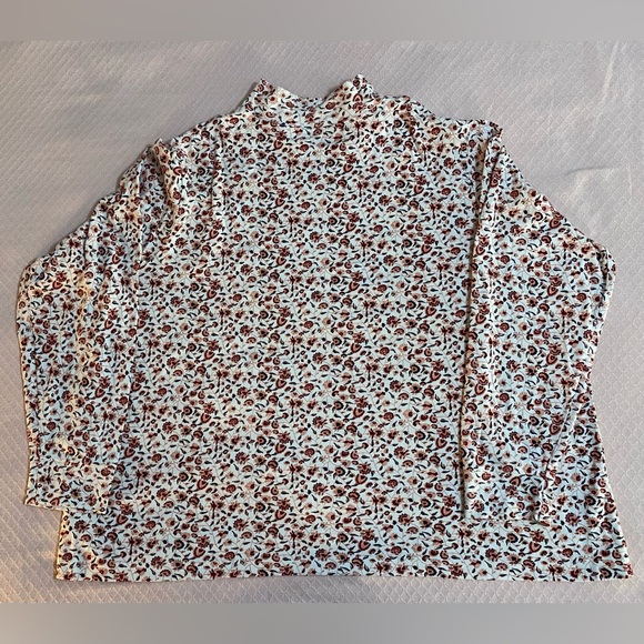 Lands’ End mock turtleneck, Size 2X, Like New, Pretty floral - Picture 2 of 5